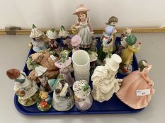Tray of various assorted modern figurines and ornaments