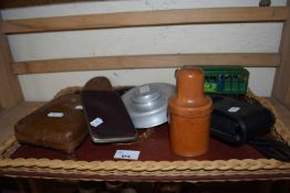 Mixed Lot: Cameras, retro mobile phone, tray, wallett and other items