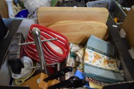 Box of assorted kitchen wares to include chopping boards, bake dishes, set of kitchen knives etc