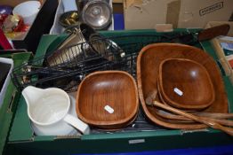 Mixed Lot: Various kitchen wares, wooden bowls, ice buckets etc