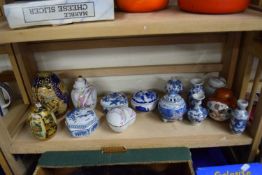 Mixed Lot: Various modern Oriental vases