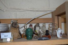 Mixed Lot: Various assorted owl models, kitchen wares etc