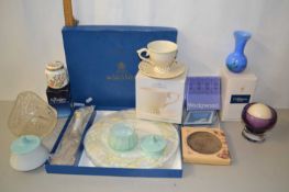 Mixed Lot: Royal Worcester boxed cake plate and other assorted items