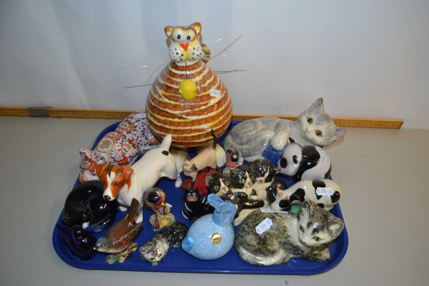 A tray of various assorted animal models to include a Beswick Jack Russell, a glass Panda, model