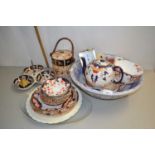 Mixed Lot: Floral decorated washbowl, various Imari style tea wares, biscuit barrell, small mantel