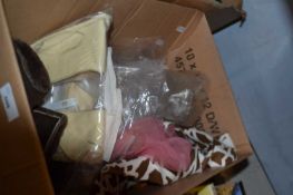 Mixed Lot: Textiles to include gloves, napkins etc