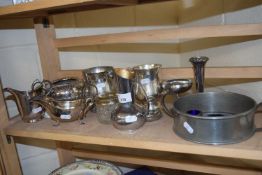 Quantity of assorted metal wares