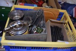 Mixed Lot: Assorted metal wares, toy train tracks and other items