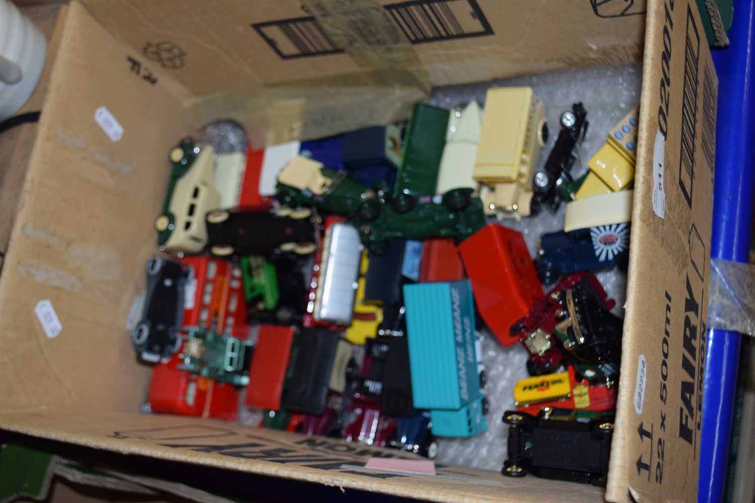 Quantity of unboxed toy cars