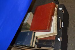 Mixed Lot: Books to include The Readers Digest Complete Library of The Garden and others
