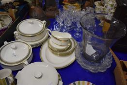 Mixed Lot: Large glass vase, gilt rimmed dinner wares etc