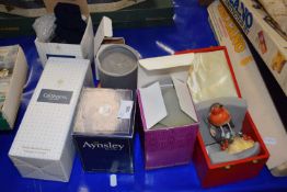 Mixed Lot: Various assorted boxed paperweights to include Caithness, a Royal Crown Derby boxed Robin