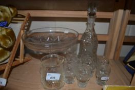 Mixed Lot: Glassware to include seven shot glasses, glass tazza and others