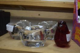3 Dartington glass tealight holders and a Wedgwood glass robin (4)
