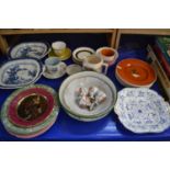Mixed Lot: Assorted ceramics to include service dishes, tea wares, dinner plates etc