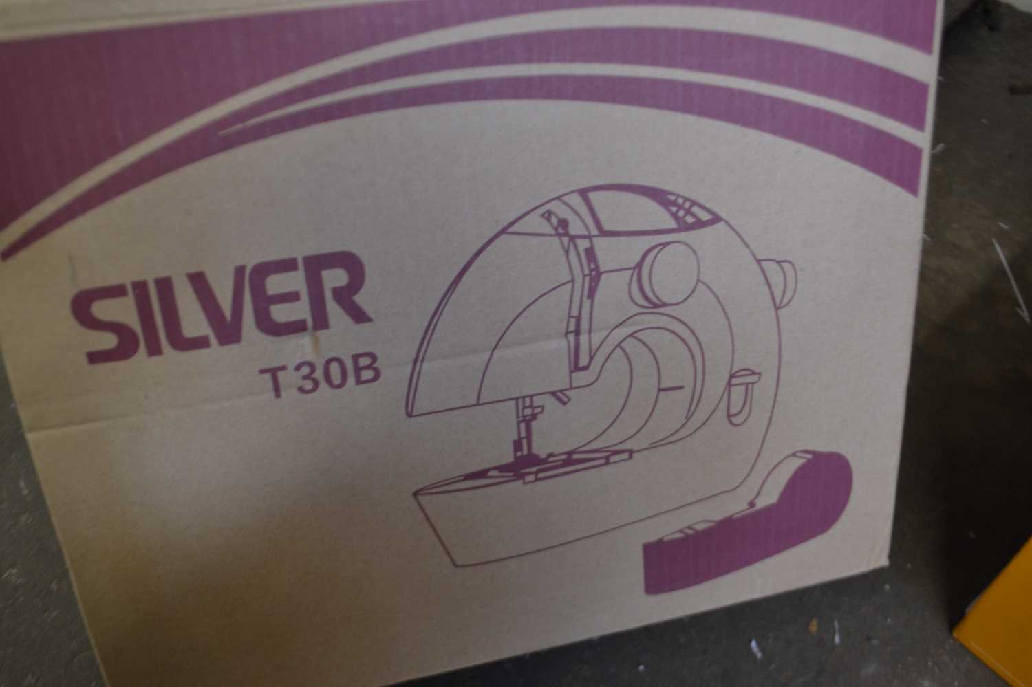 Silver T30B sewing machine, boxed