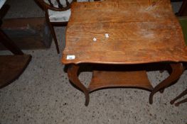 Early 20th Century oak two tier occasional table