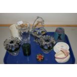 Tray of various Art Glass wares and other assorted items