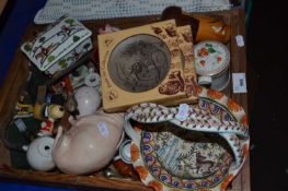 Mixed Lot: Staffordshire hunting scene trinket box with other ceramics, figurines etc