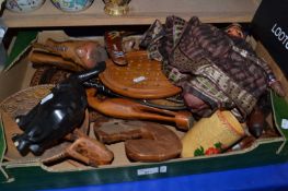 Mixed Lot: Assorted carved wooden animals, boomerangs, elephants, bowls, dishes etc