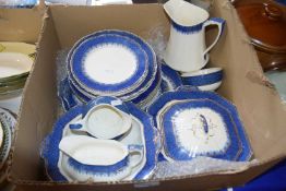 Box containing a quantity of Alfred Meakin Marlborough dinner wares including tureens, plates etc