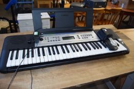 Yamaha YPT-225 keyboard