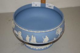 Wedgwood pale blue pedestal bowl, 20cm diameter