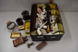 Box of mixed items to include various clay pipes and clay pipe parts, ashtrays etc