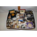 Tin containing a large quantity of various assorted coinage