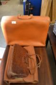 Leather document bag together with a vintage handbag and satchel (3)