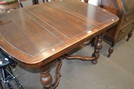Extending dining table