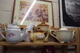 Quantity of assorted teapots and mugs