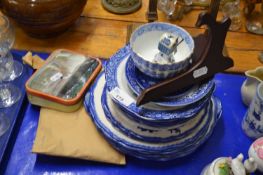 Quantity of Royal Doulton Norfolk pattern plates, various sizes together with a tea bowl, biscuit