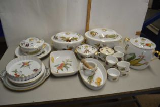 Collection of Royal Worcester Evesham pattern dinner wares