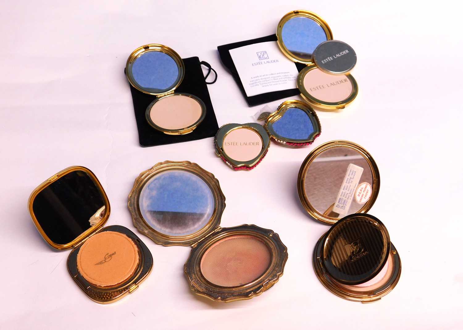 Six compacts to include three novelty diamante set compacts by Estee Lauder, two by Stratton and - Image 3 of 3
