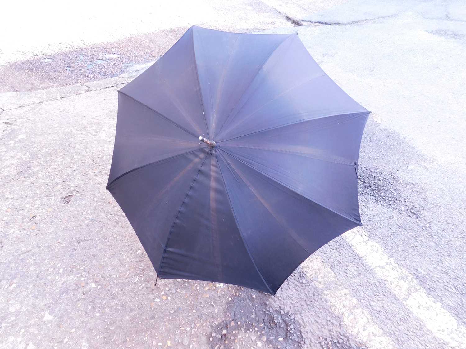 A lady's silver handled black umbrella, handle hallmarked Birmingham 1901 a little thin in places, - Image 3 of 7