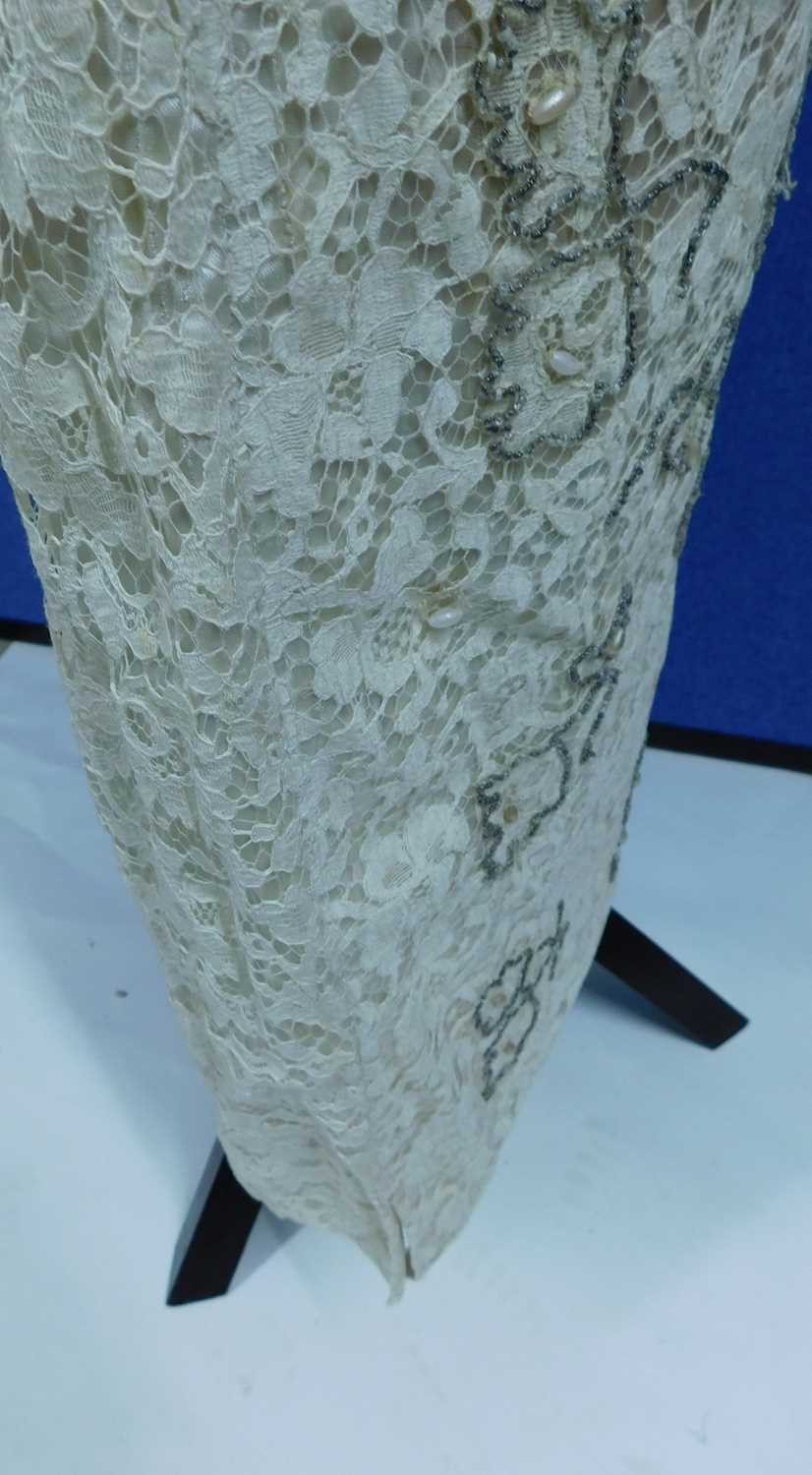 A mid 20th Century strapless beaded cocktail dress with boned corset, lace overlay with beaded - Image 4 of 7