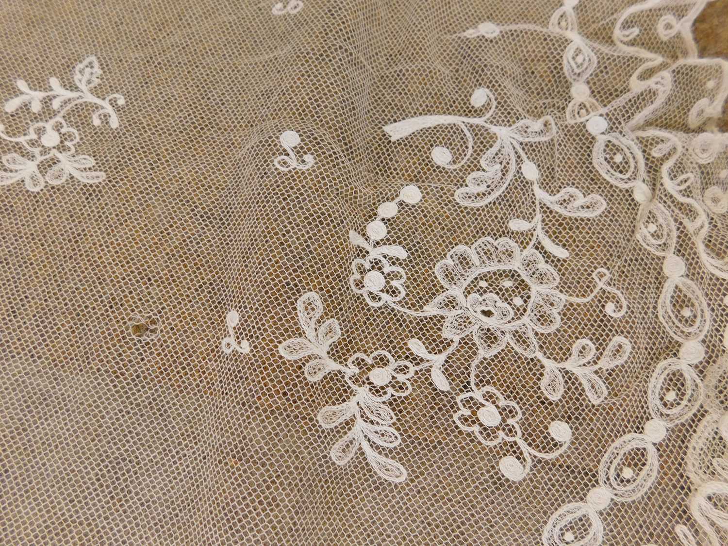A late Victorian lace veil/shawl, with scalloped edges and floral detail throughout, approx. 163 x - Image 4 of 5