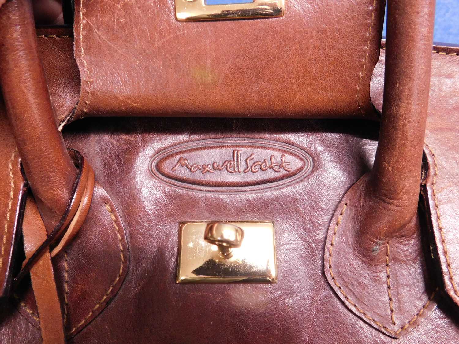 A chestnut brown leather bag by Maxwell Scott, approx 35cm wide with original dustbag - Image 4 of 7