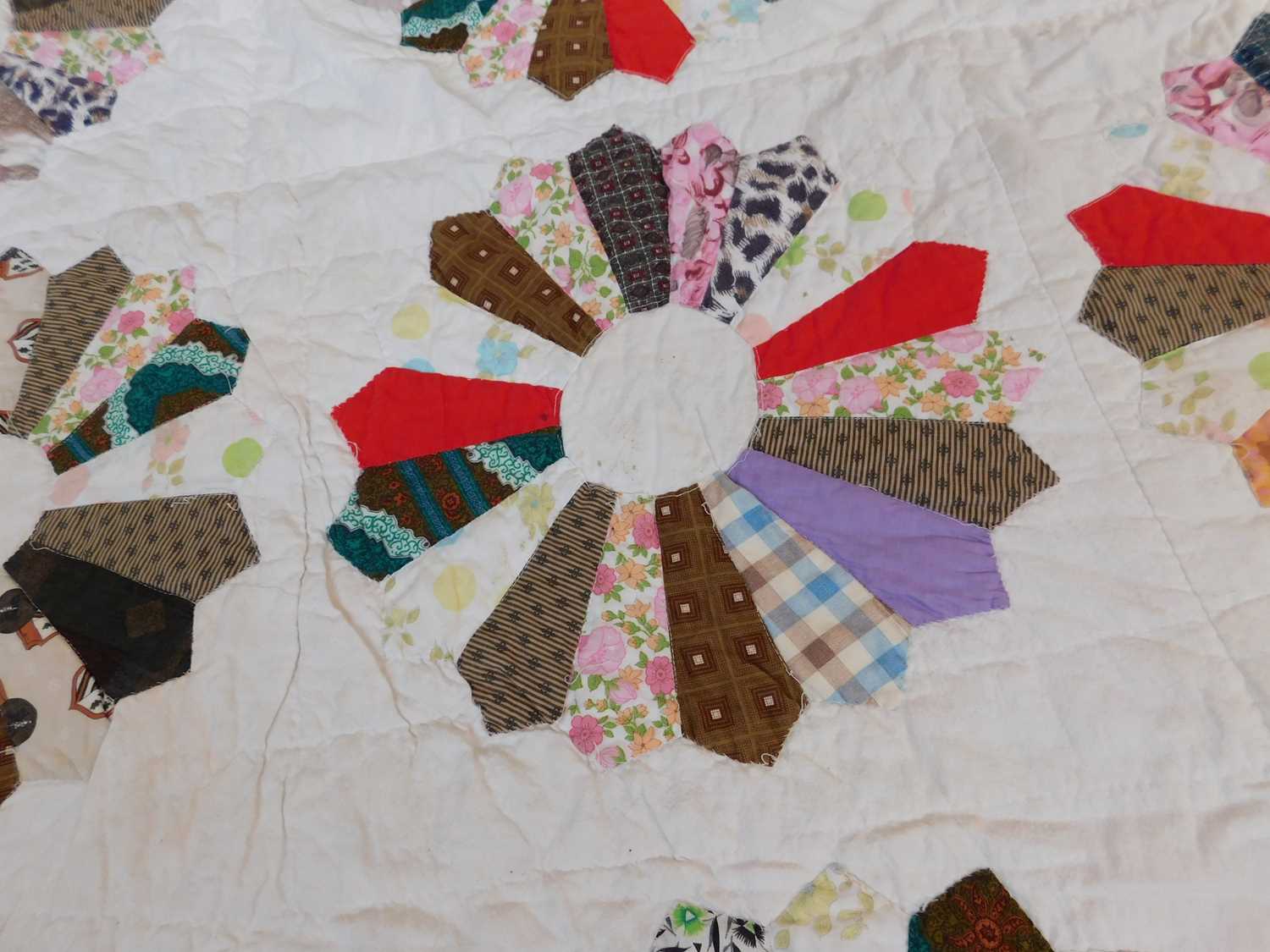 A patchwork quilt, with cream ground and multi colour patchwork design, approx. 168 x 190cm - Image 7 of 11