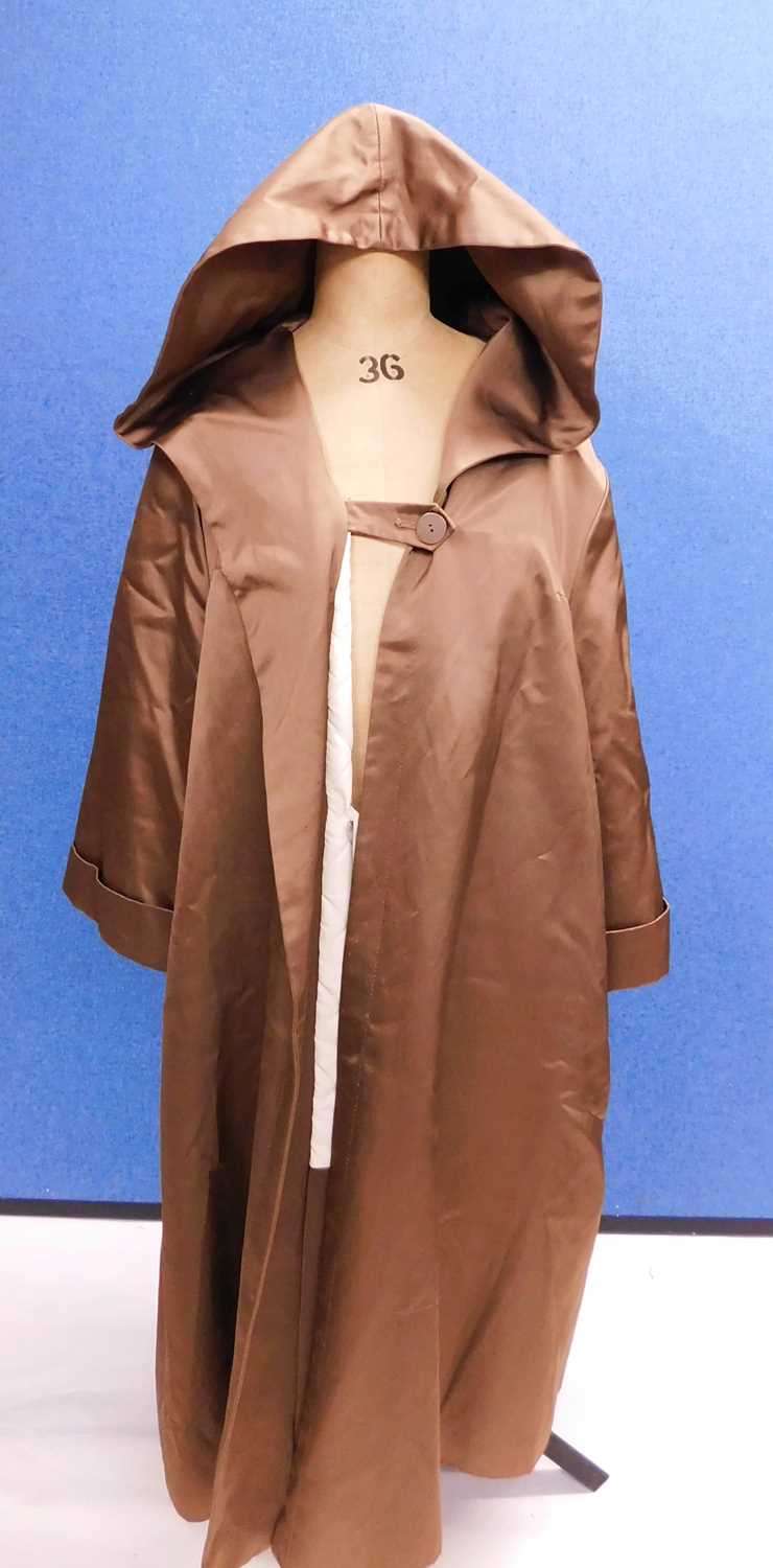 A lady's mid 20th century brown satin swing coat by Hettemarks, Sweden, with broad revere collar - Image 2 of 8