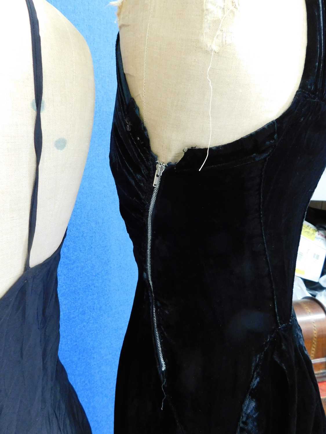 A c.1940's black sleeveless velvet evening gown together with a c.mid 20th century black satin - Image 4 of 6