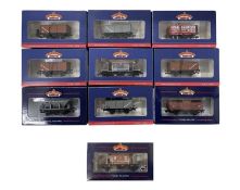 A mixed lot of boxed Bachmann 00 gauge wagons etc, to include: - 37-226F 16T Steel Mineral Wagon