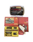 A quantity of various Triang etc 00 gauge railway, to include: - Boxed R1X Passnger Train Set -