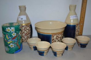 Mixed Lot: Various Japanese saki wares and other items