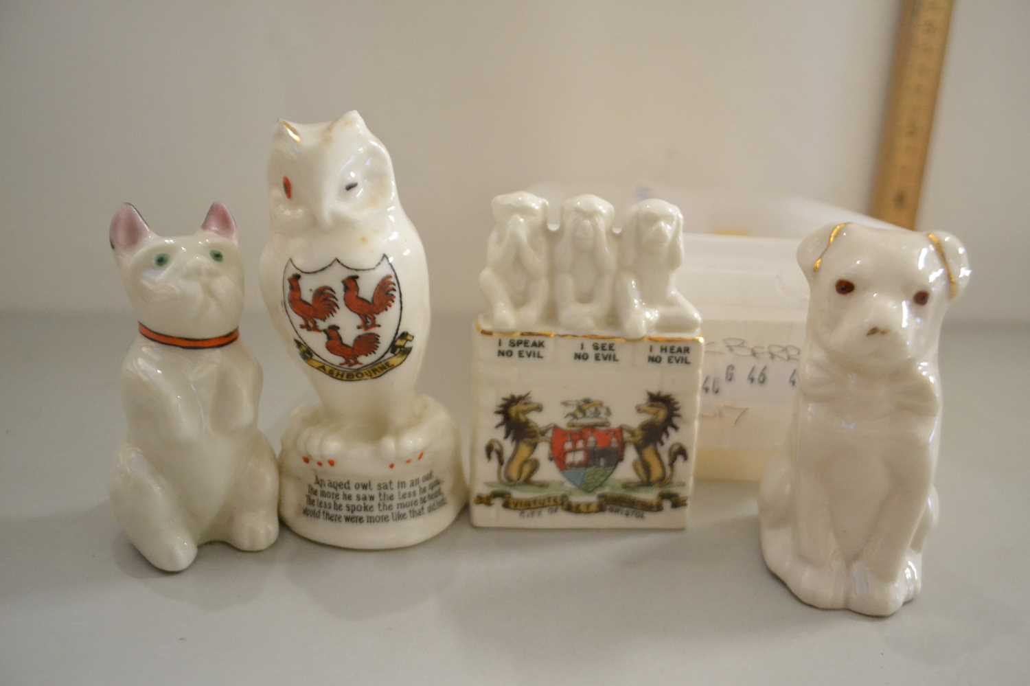 Mixed lot of crested china wares