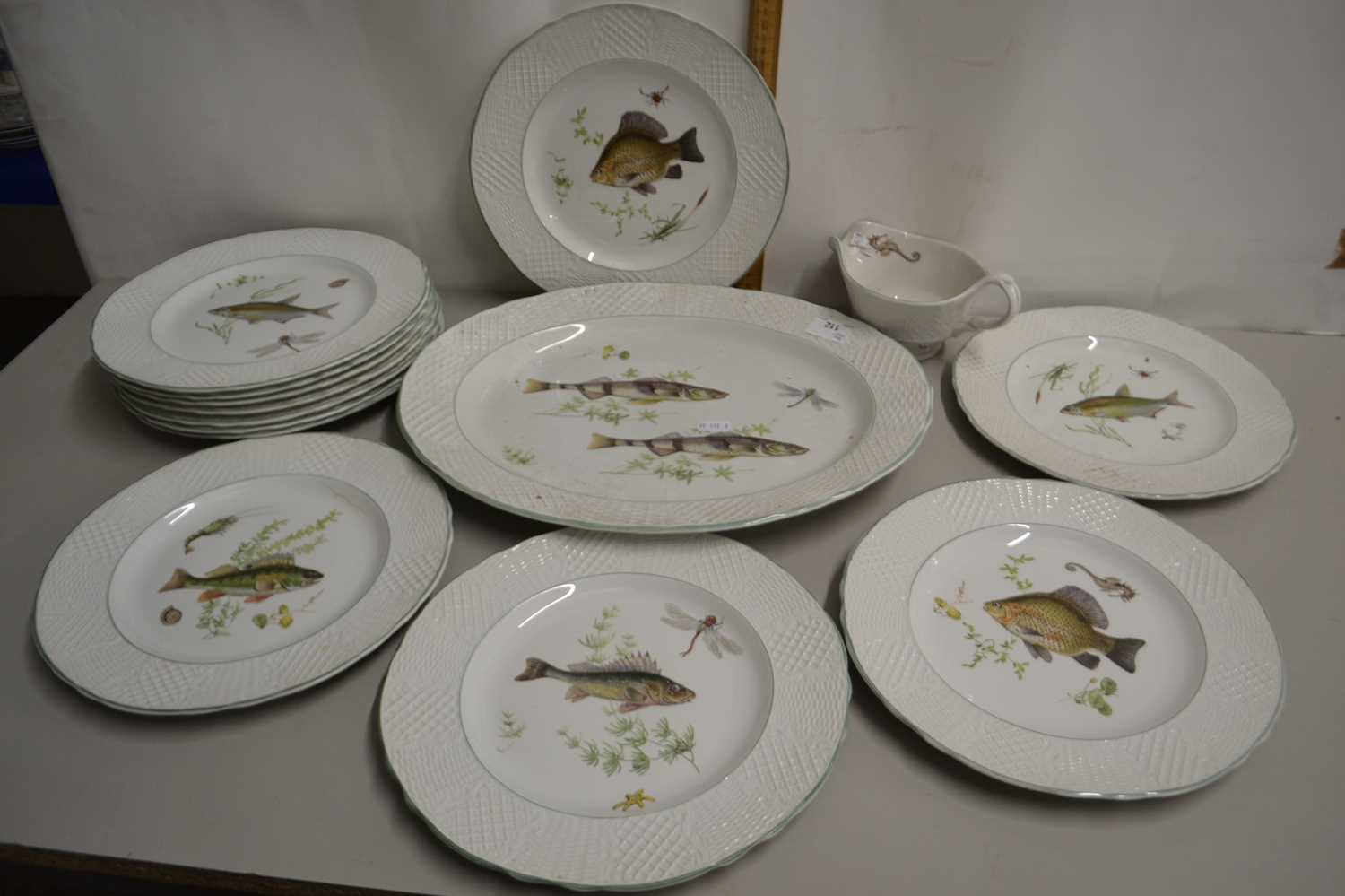 Quantity of Simpsons Old English iron stone plates decorated with fish
