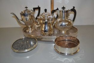 Mixed Lot: Silver plated tea wares and other items