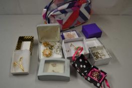 Mixed Lot: Assorted costume jewellery