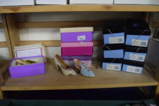 Quantity of boxed modern shoe ornaments